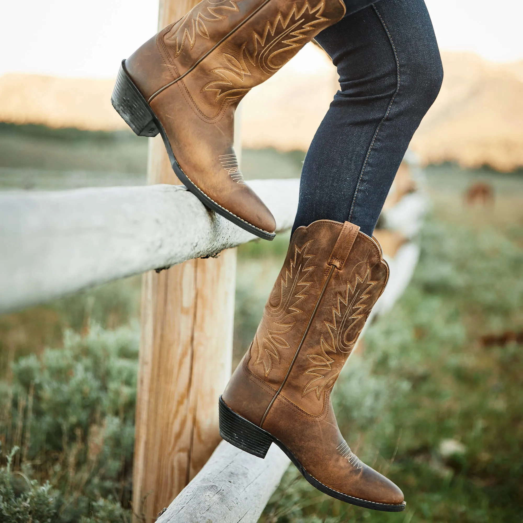 Ariat Ladies 10001021 WMS Heritage Western R Toe