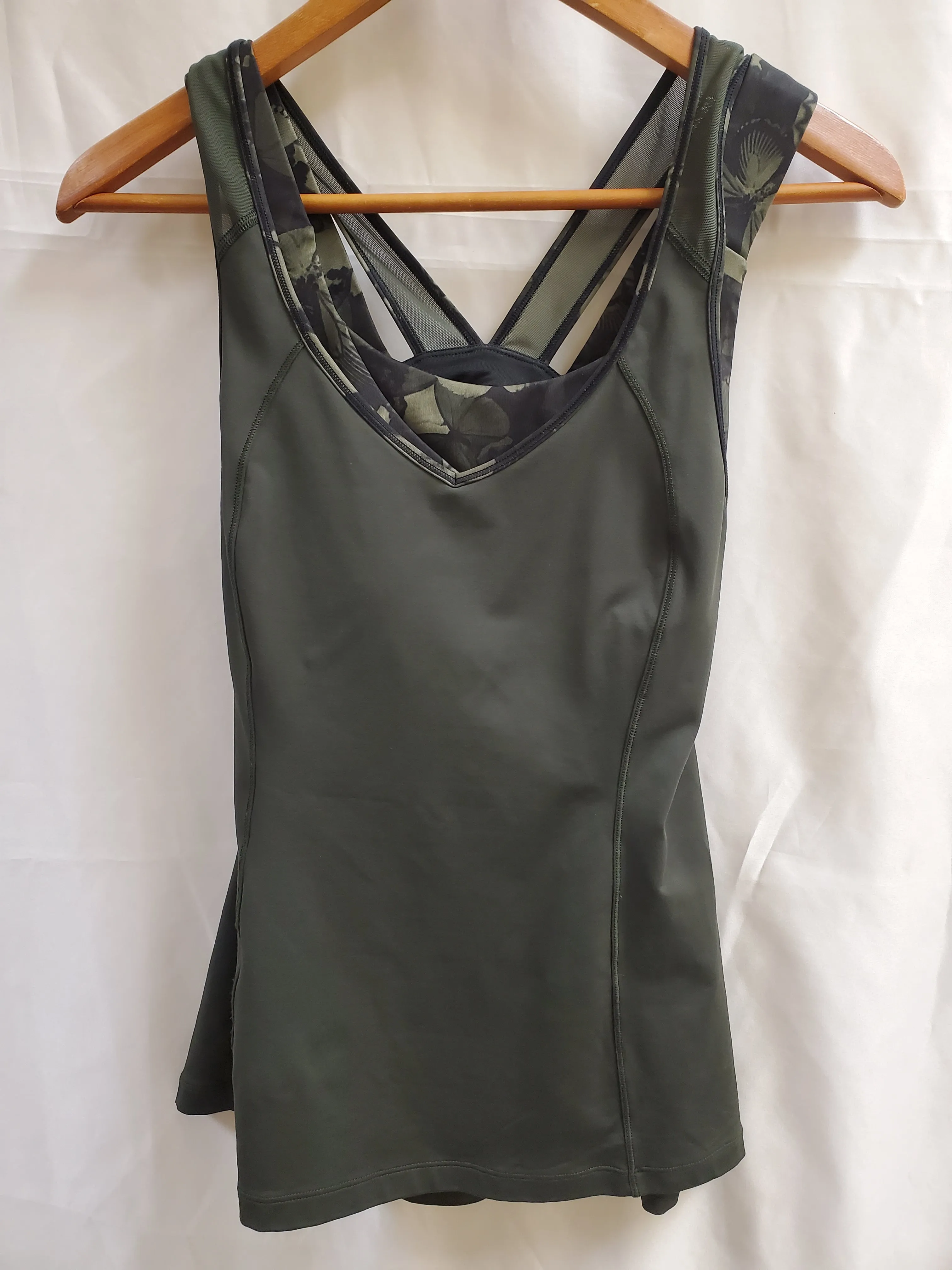 Athletic Tank Top By Lululemon  Size: S