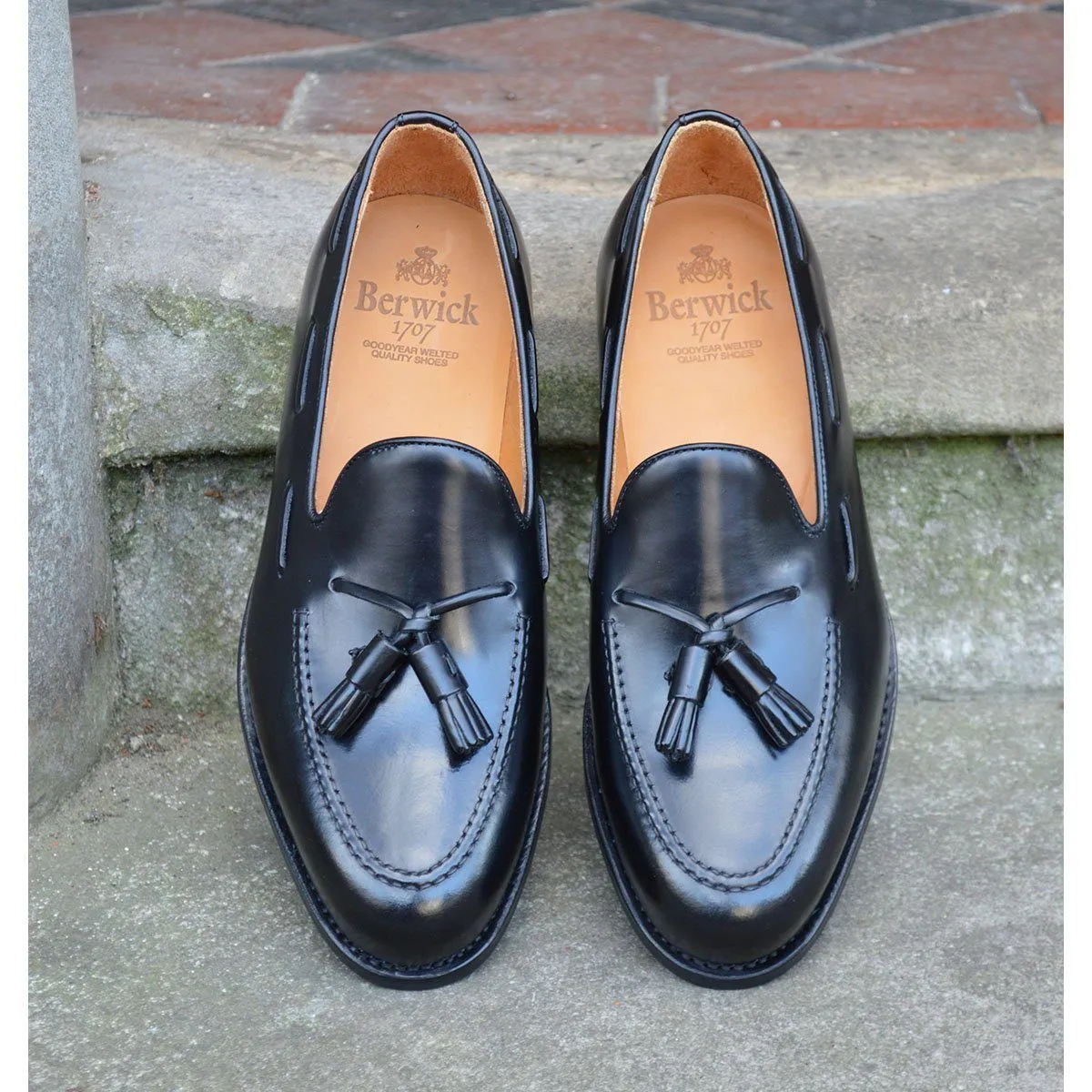 Berwick 1707 Tasselled Slip On (8491) - Black Rois Dainite