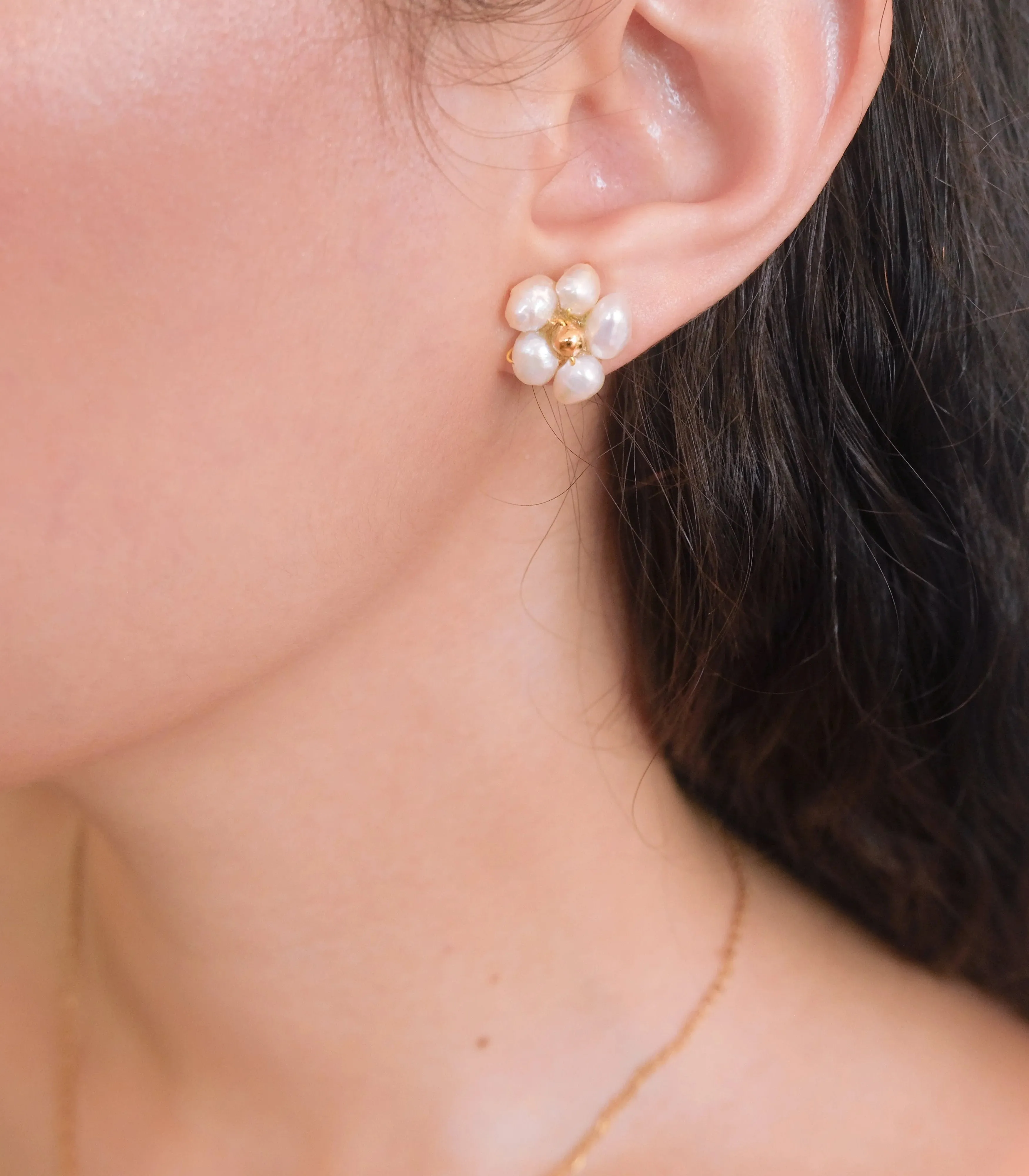 Kalachuchi Pearl Studs Earrings